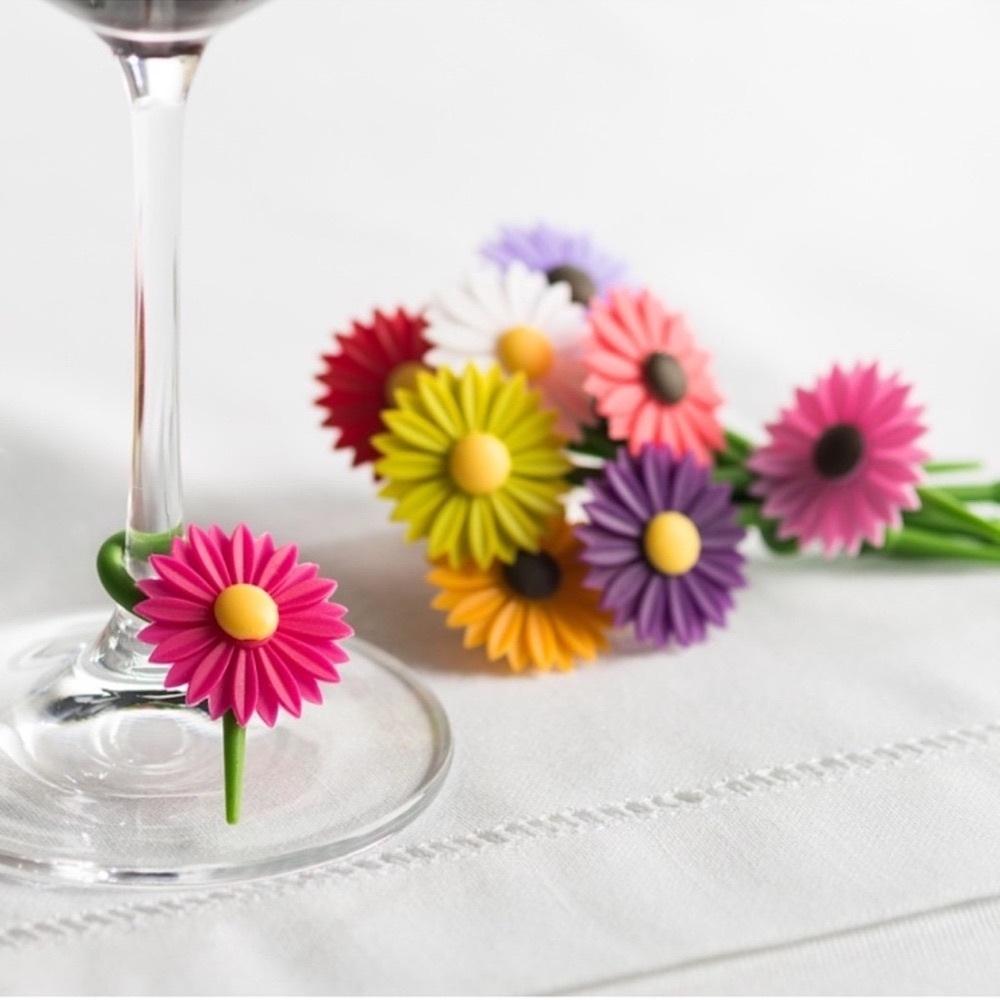 NEW NIB Trudeau Set of 11 Wine Glass Multicolored Daisy Flower Silicone Charms